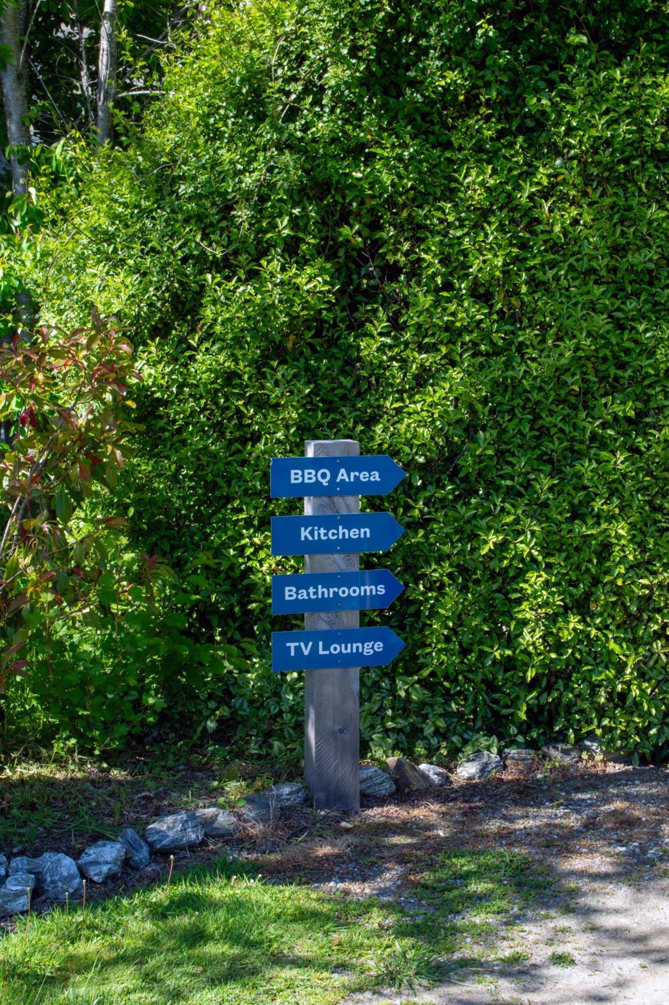 Kingston Top 10 Holiday Park 外观 照片