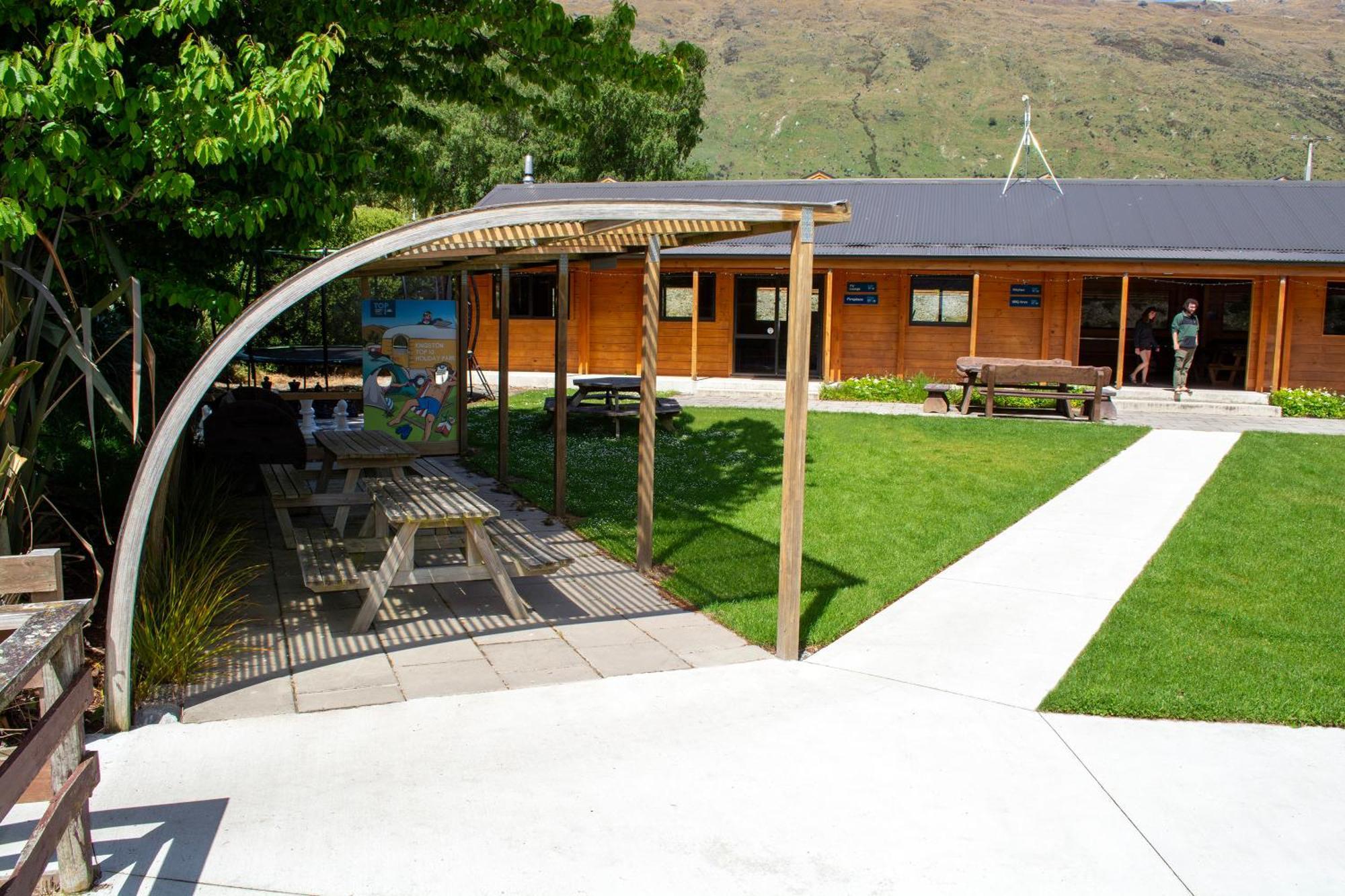 Kingston Top 10 Holiday Park 外观 照片