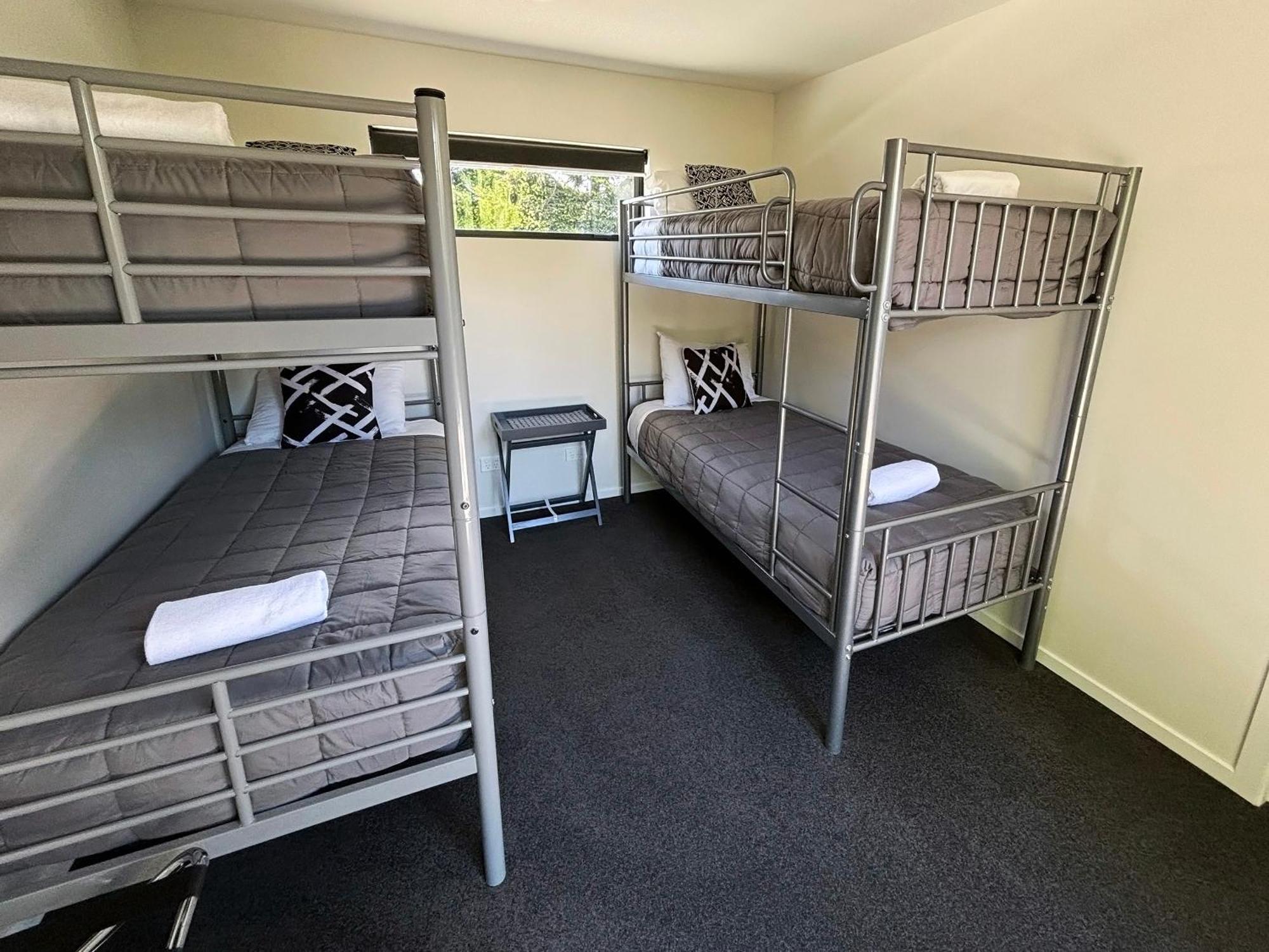 Kingston Top 10 Holiday Park 外观 照片